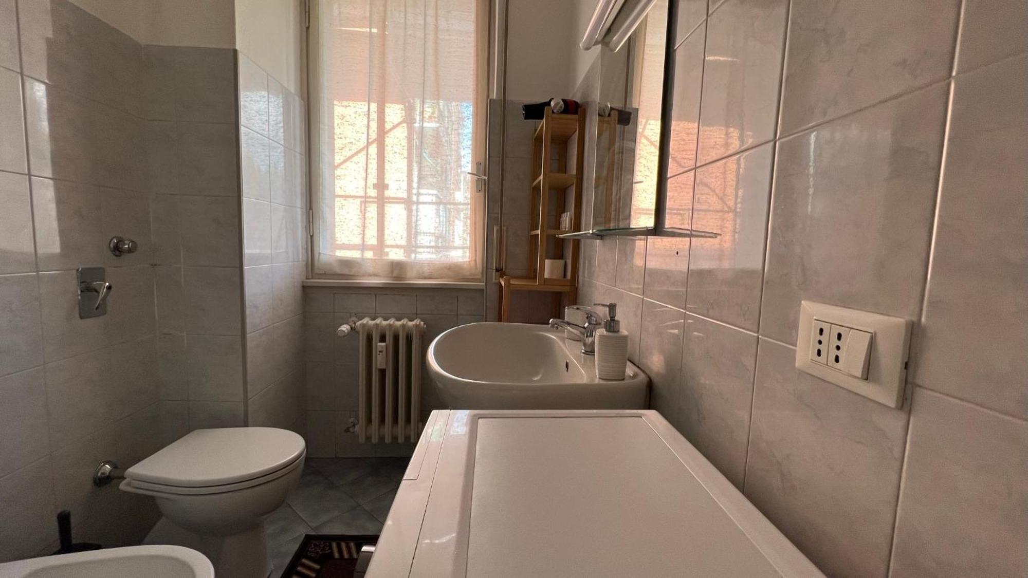 [DUOMO A 20 MINUTI] Netflix, Wi-Fi da Jul's Home Rozzano Exterior foto